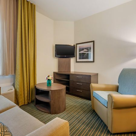 Candlewood Suites Fort Myers/Sanibel Gateway By Ihg Ngoại thất bức ảnh