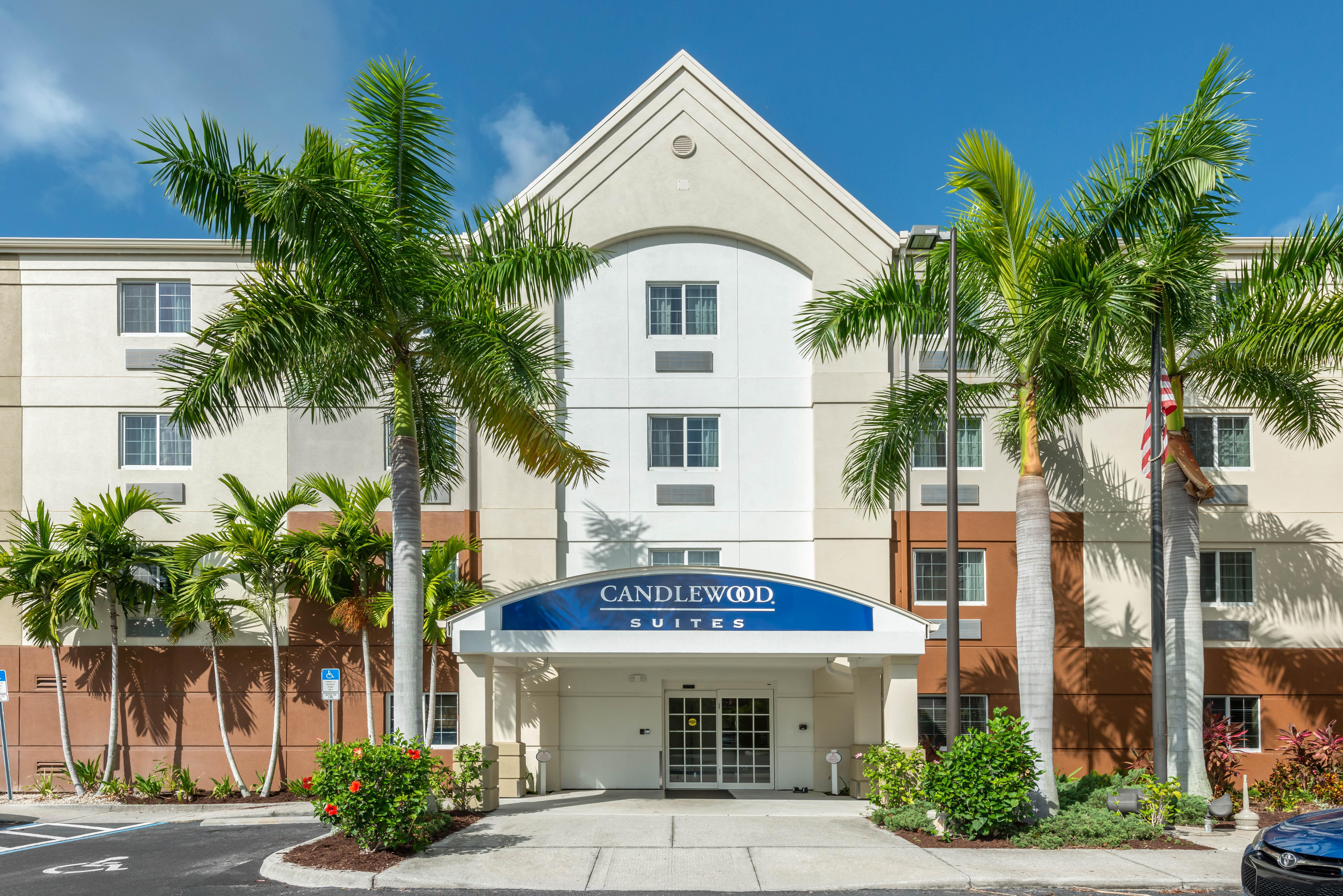 Candlewood Suites Fort Myers/Sanibel Gateway By Ihg Ngoại thất bức ảnh