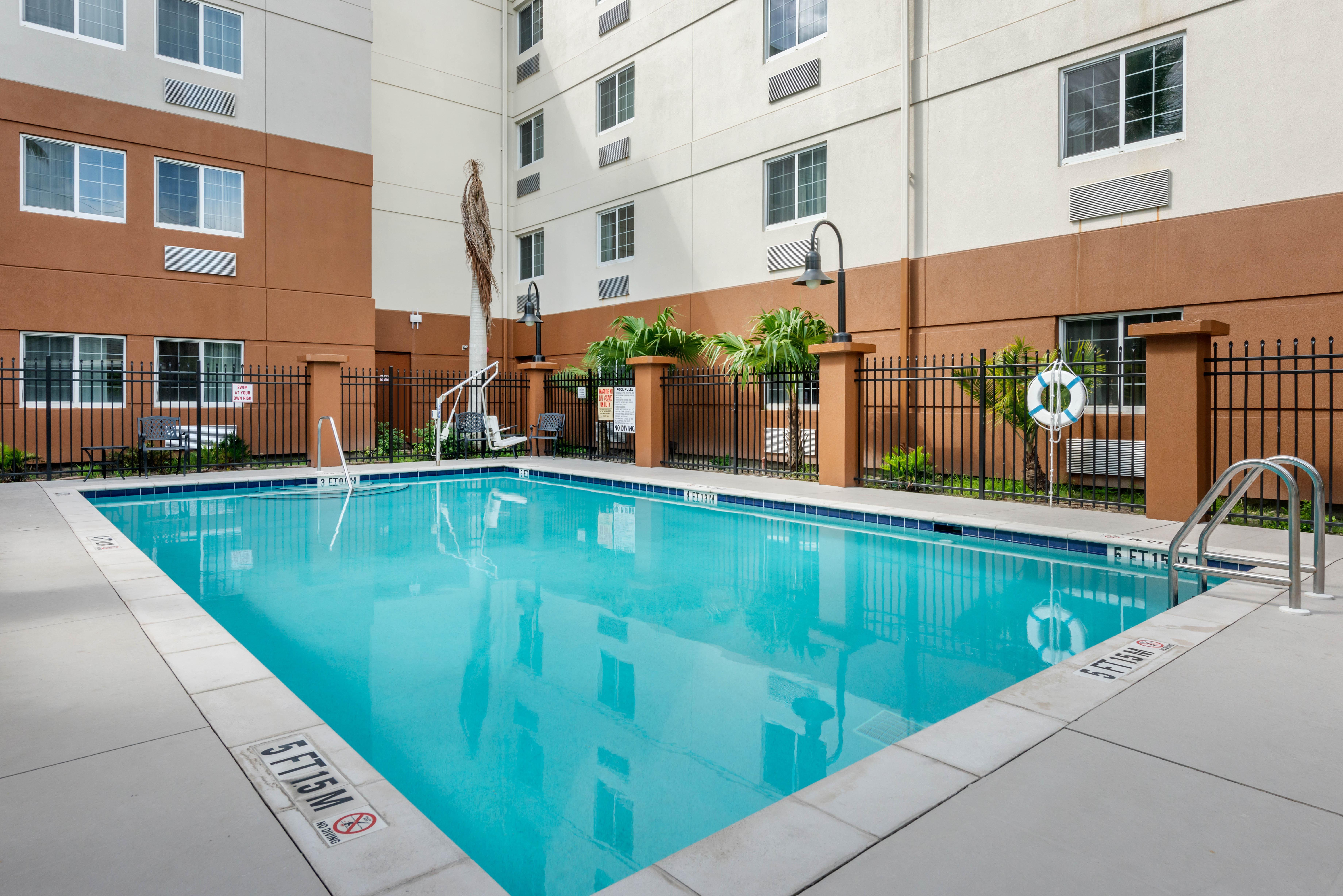 Candlewood Suites Fort Myers/Sanibel Gateway By Ihg Ngoại thất bức ảnh