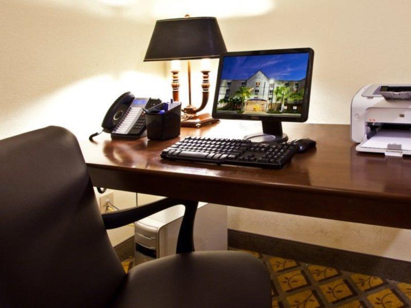 Candlewood Suites Fort Myers/Sanibel Gateway By Ihg Ngoại thất bức ảnh
