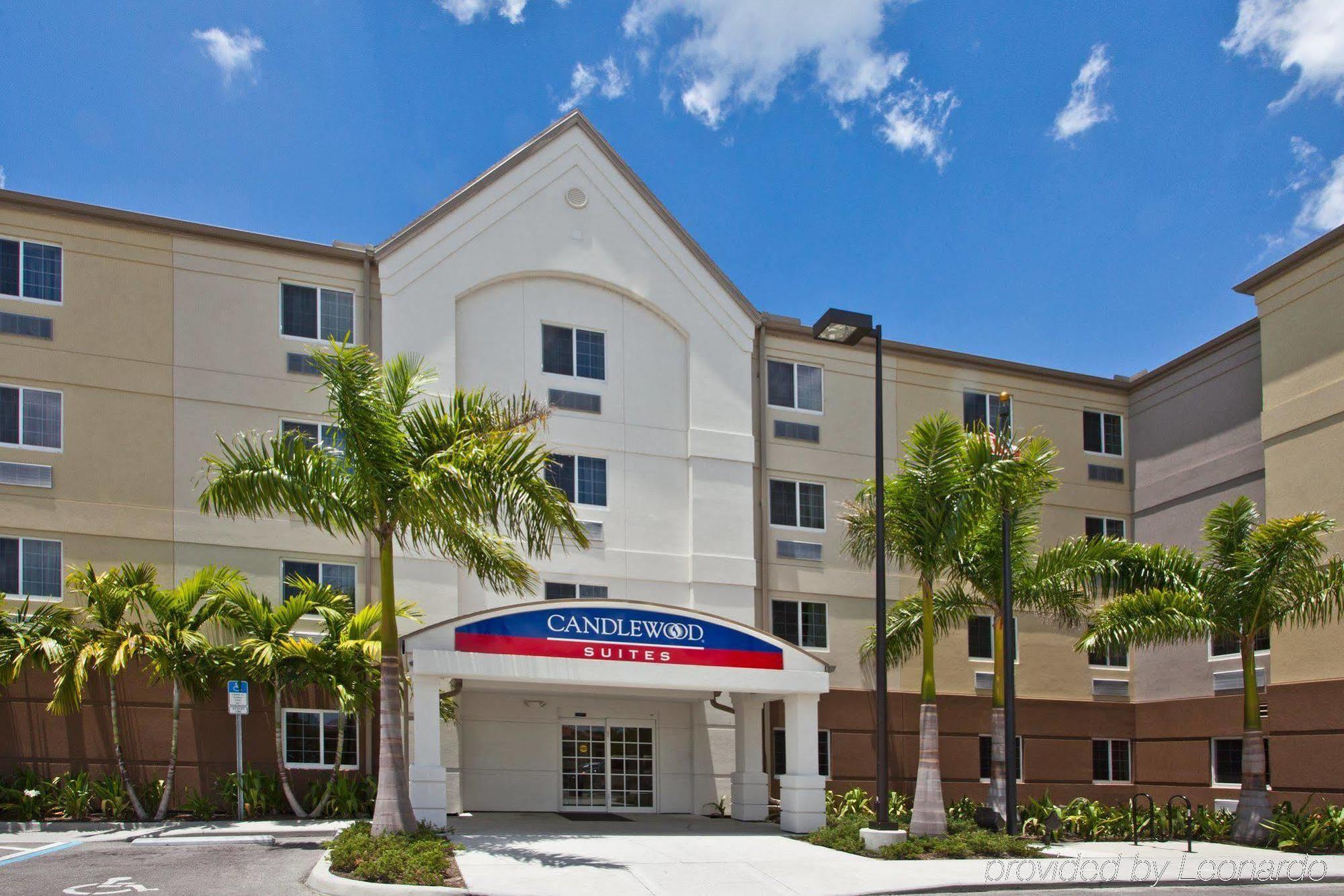 Candlewood Suites Fort Myers/Sanibel Gateway By Ihg Ngoại thất bức ảnh